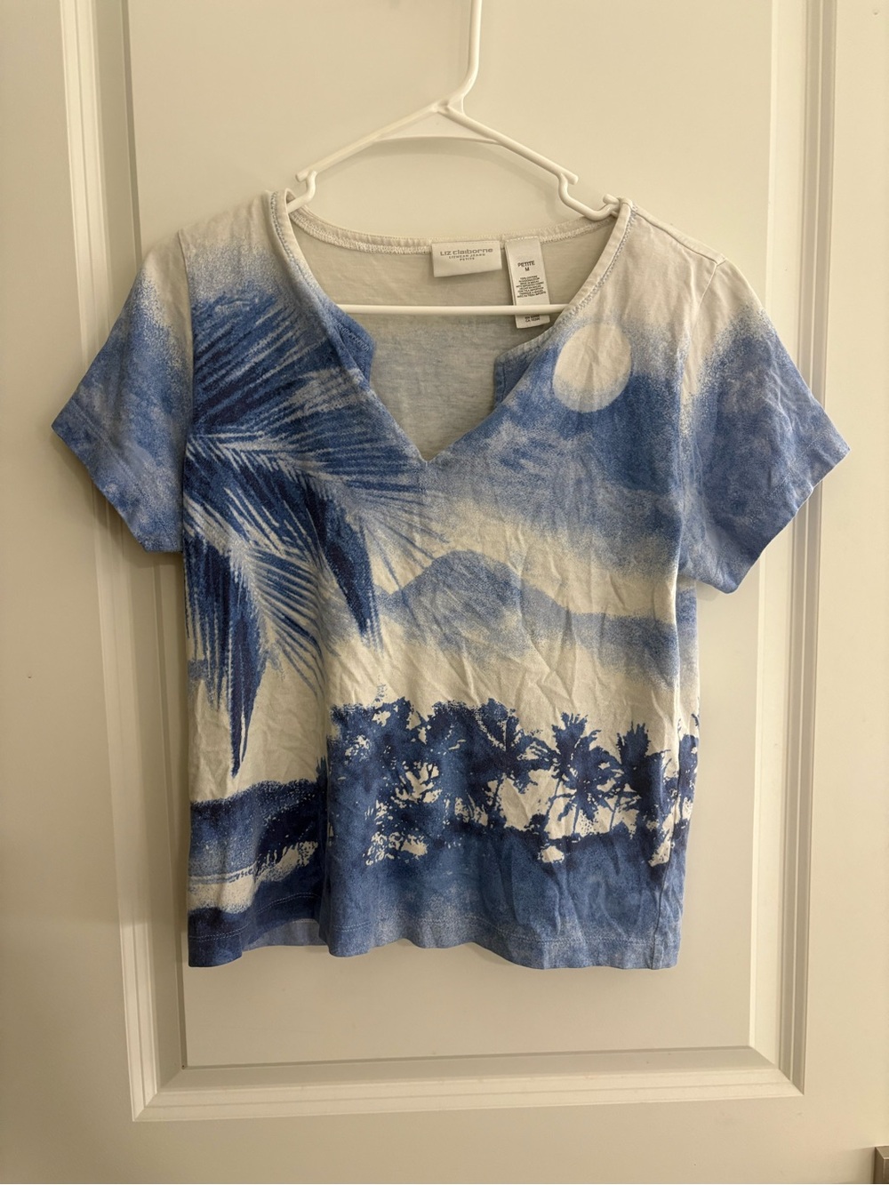 LIKE BRANDY CUTSET
summer shirt ever so so cute